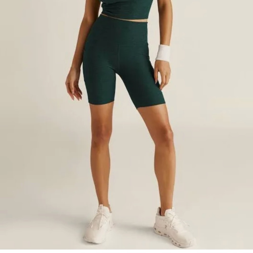 Beyond Yoga 7 in. Bike Short in Forest Green